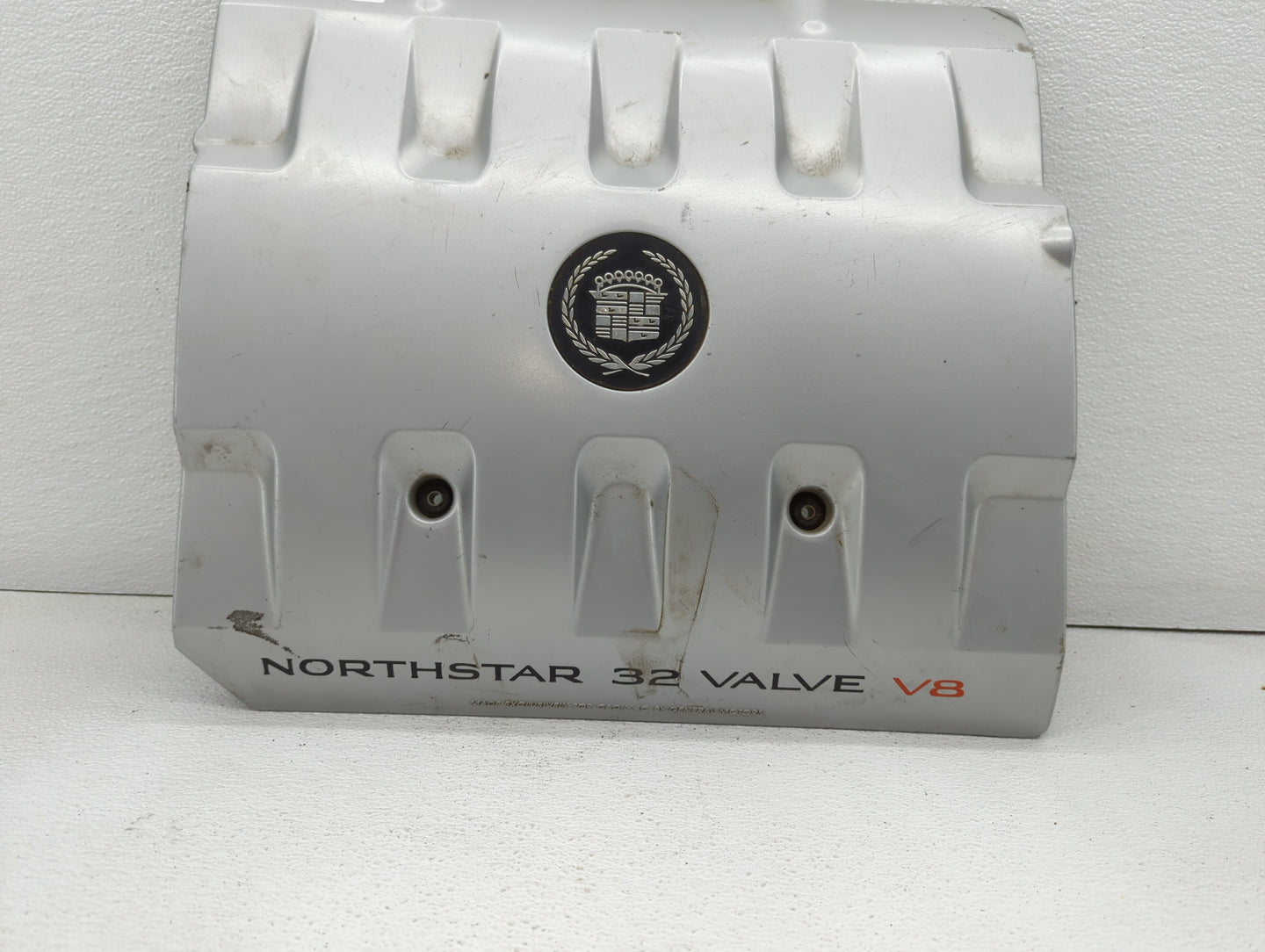 2000 Cadillac Deville Engine Cover - Oemusedautoparts1.com