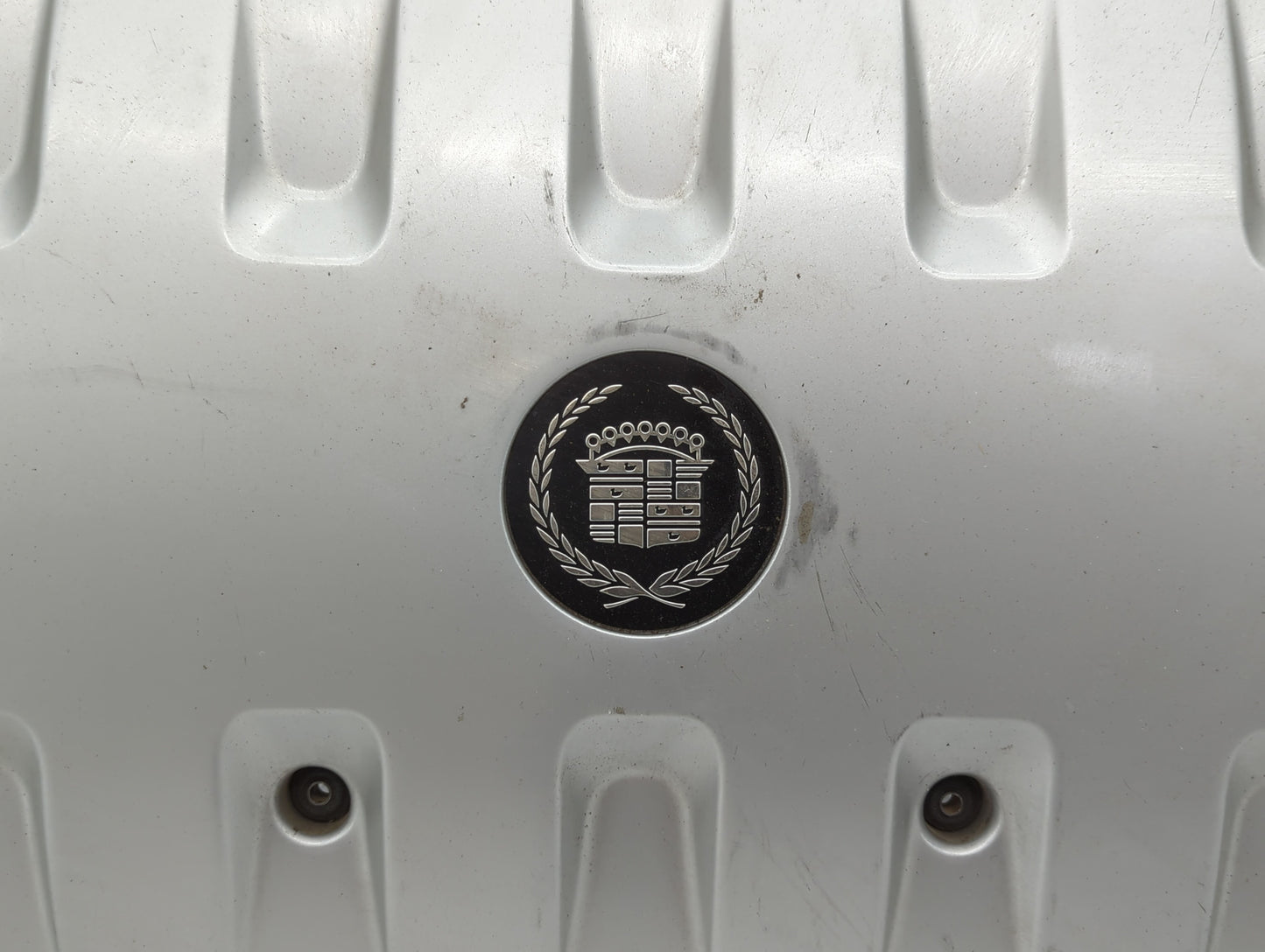 2000 Cadillac Deville Engine Cover - Oemusedautoparts1.com