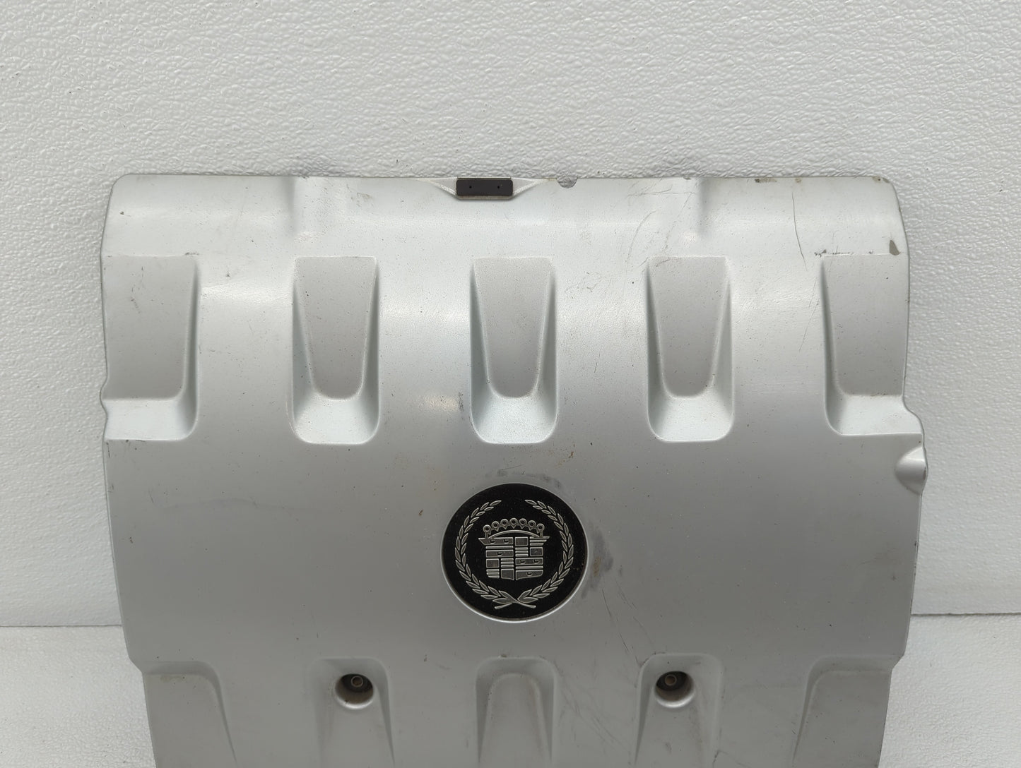 2000 Cadillac Deville Engine Cover - Oemusedautoparts1.com