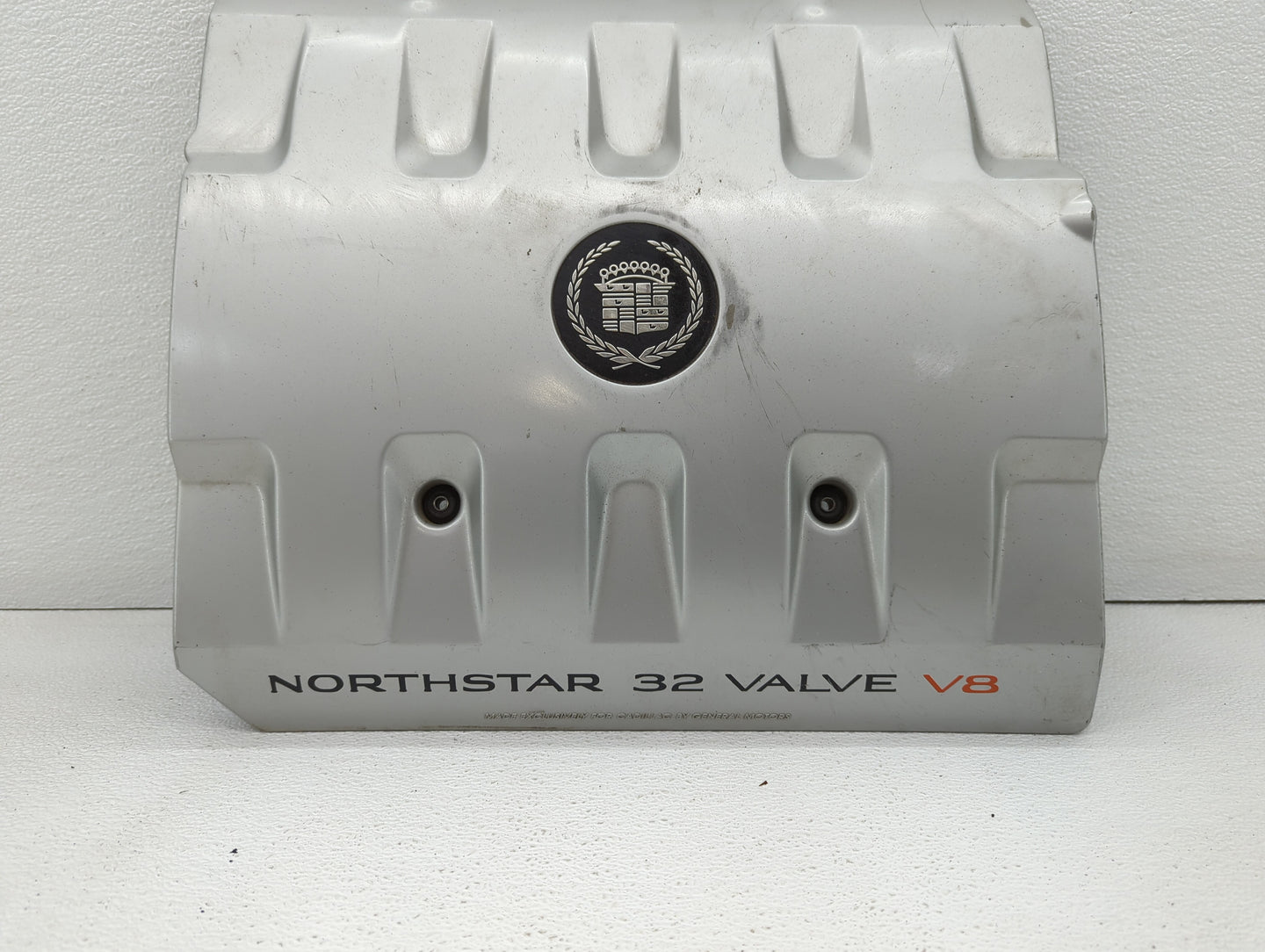 2000 Cadillac Deville Engine Cover - Oemusedautoparts1.com