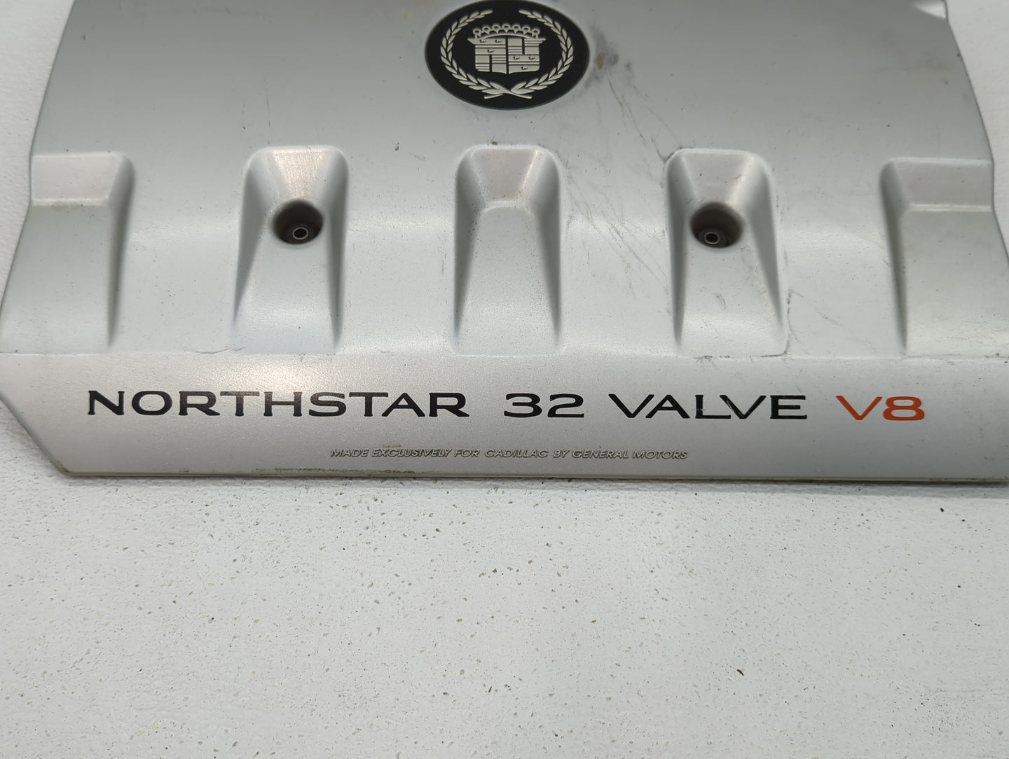 2000 Cadillac Deville Engine Cover - Oemusedautoparts1.com
