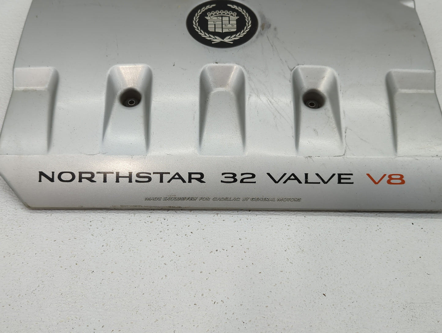 2000 Cadillac Deville Engine Cover - Oemusedautoparts1.com