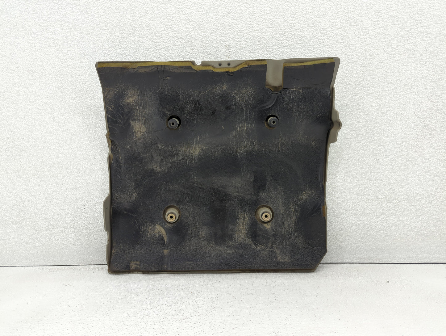 2000 Cadillac Deville Engine Cover - Oemusedautoparts1.com