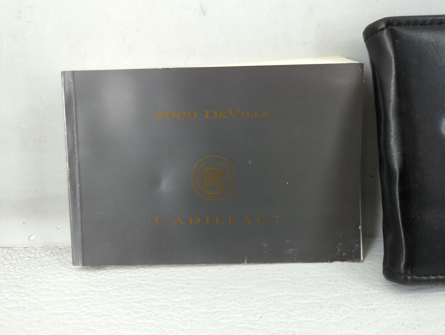 2000 Cadillac Deville Owners Manual Book Guide P/N:25695353 OEM Used Auto Parts - Oemusedautoparts1.com