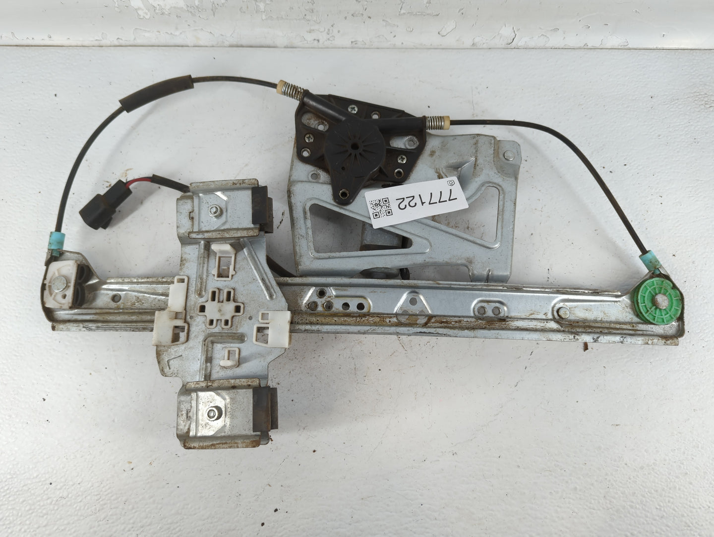 2000-2001 Cadillac Deville Driver Left Front Window Regulator - Oemusedautoparts1.com
