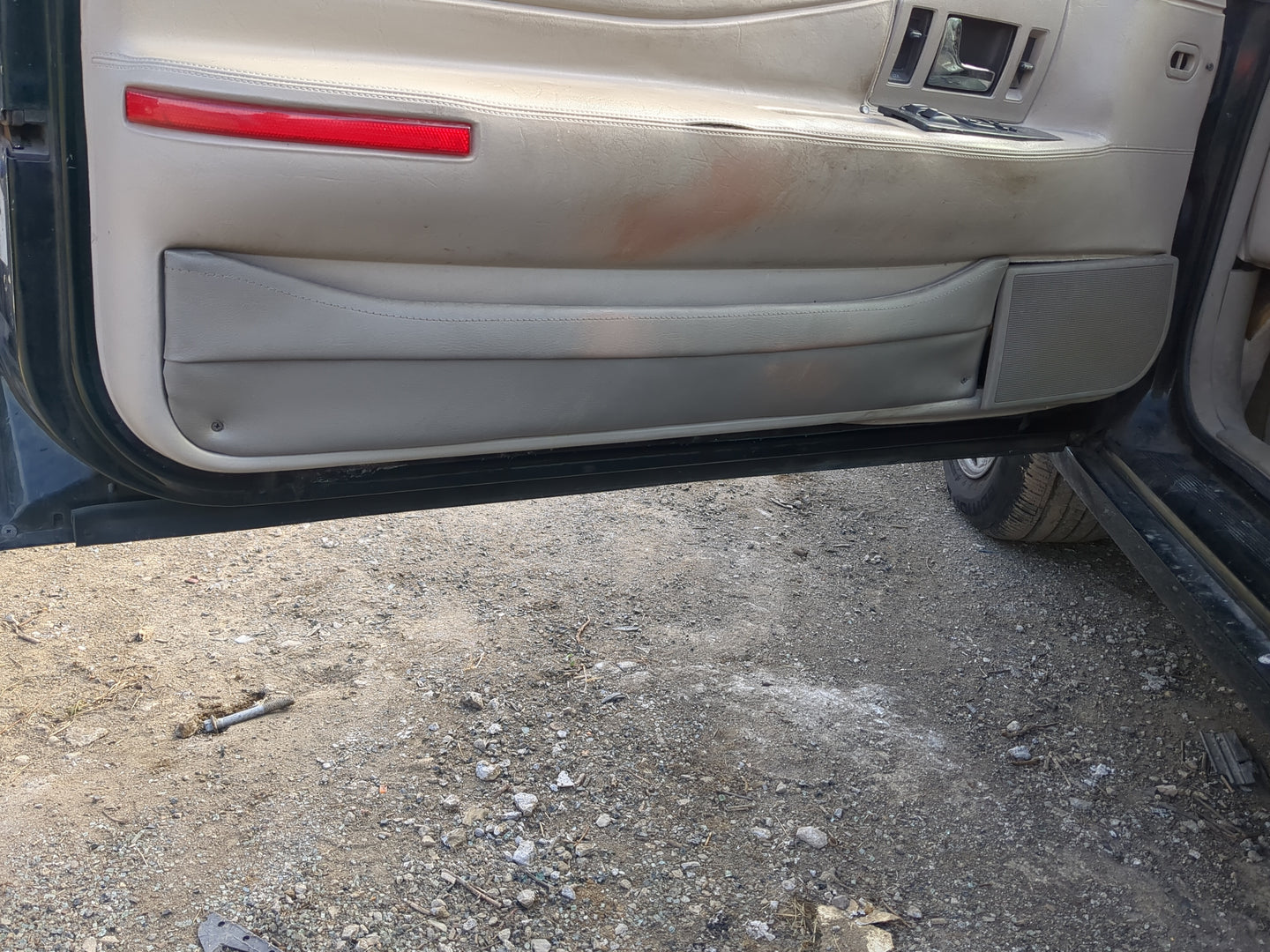 1992-2002 Cadillac Eldorado Driver Front Door Oem - Oemusedautoparts1.com