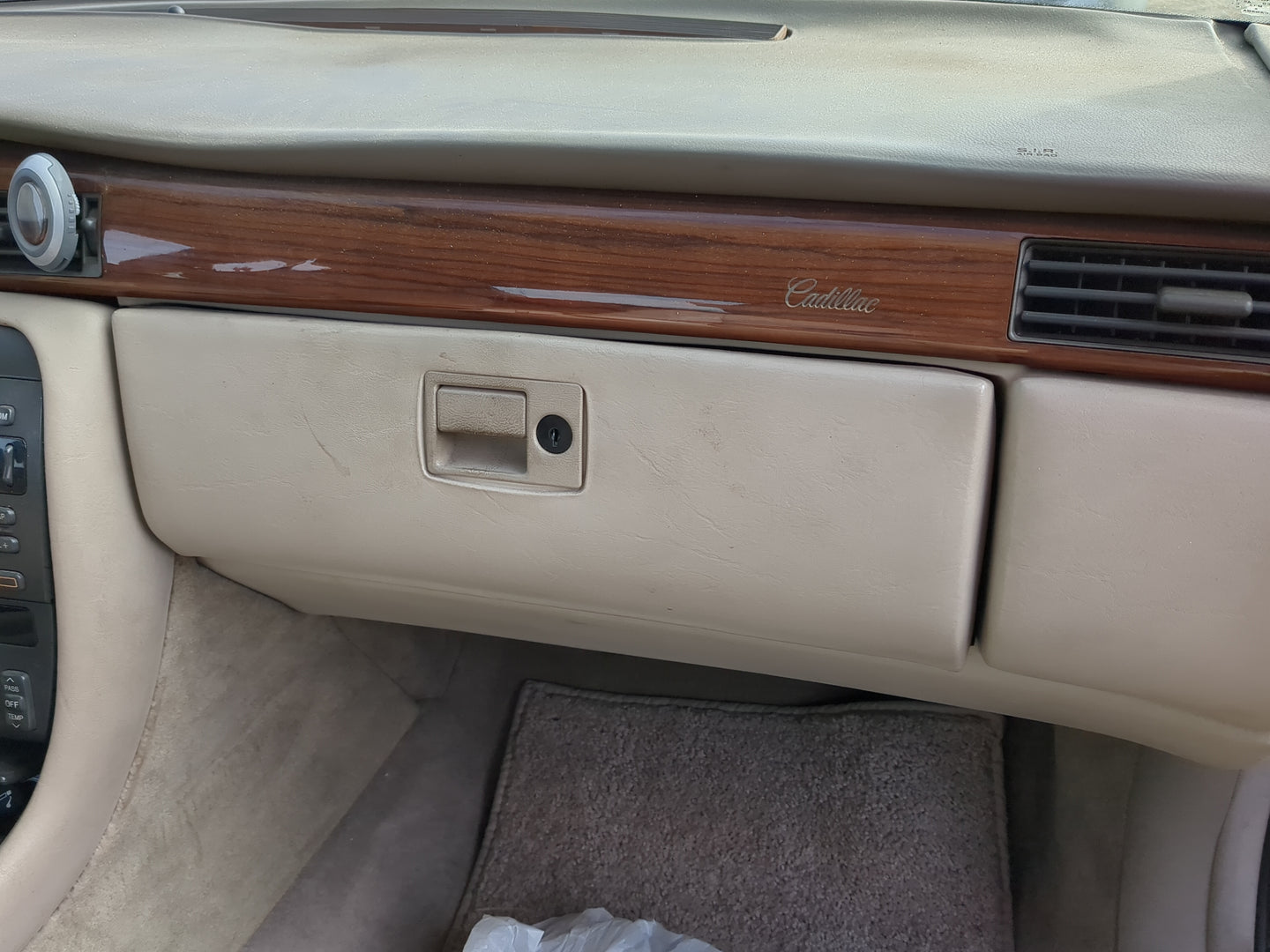 2000 Cadillac Eldorado Passenger Glove Box Door Storage Compartment - Oemusedautoparts1.com