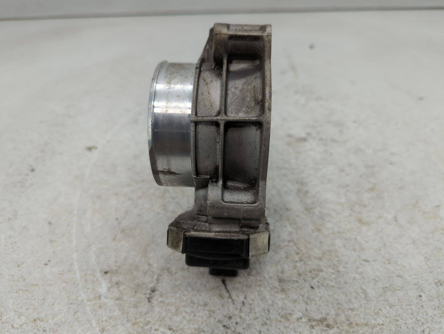 2000-2002 Cadillac Eldorado Throttle Body P/N:12632171BA Fits Fits 2000 2001 2002 2003 2004 2005 OEM Used Auto Parts - Oemus