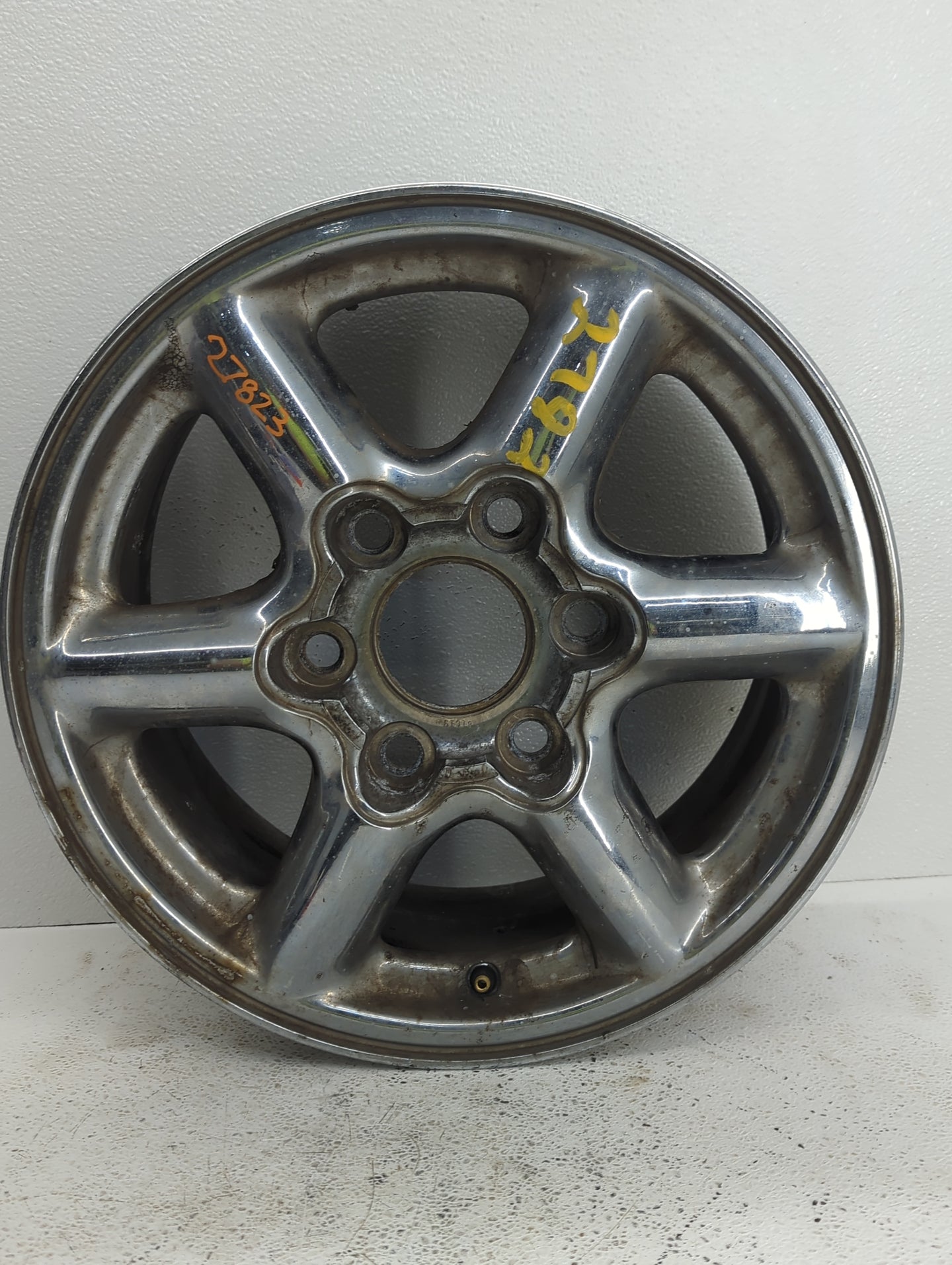 1999-2000 Cadillac Escalade Oem Wheel Rim - Oemusedautoparts1.com