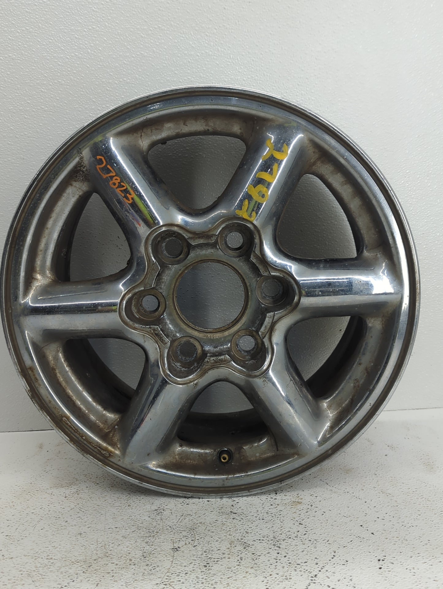 1999-2000 Cadillac Escalade Oem Wheel Rim - Oemusedautoparts1.com