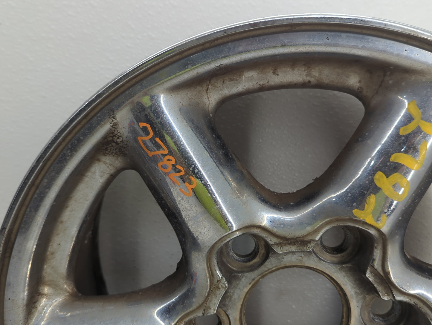 1999-2000 Cadillac Escalade Oem Wheel Rim - Oemusedautoparts1.com