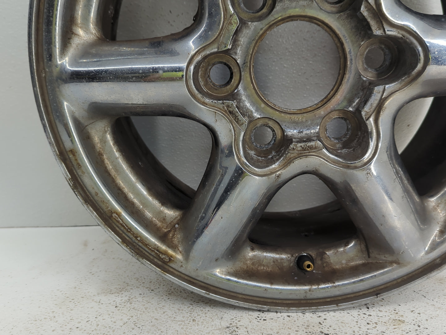 1999-2000 Cadillac Escalade Oem Wheel Rim - Oemusedautoparts1.com
