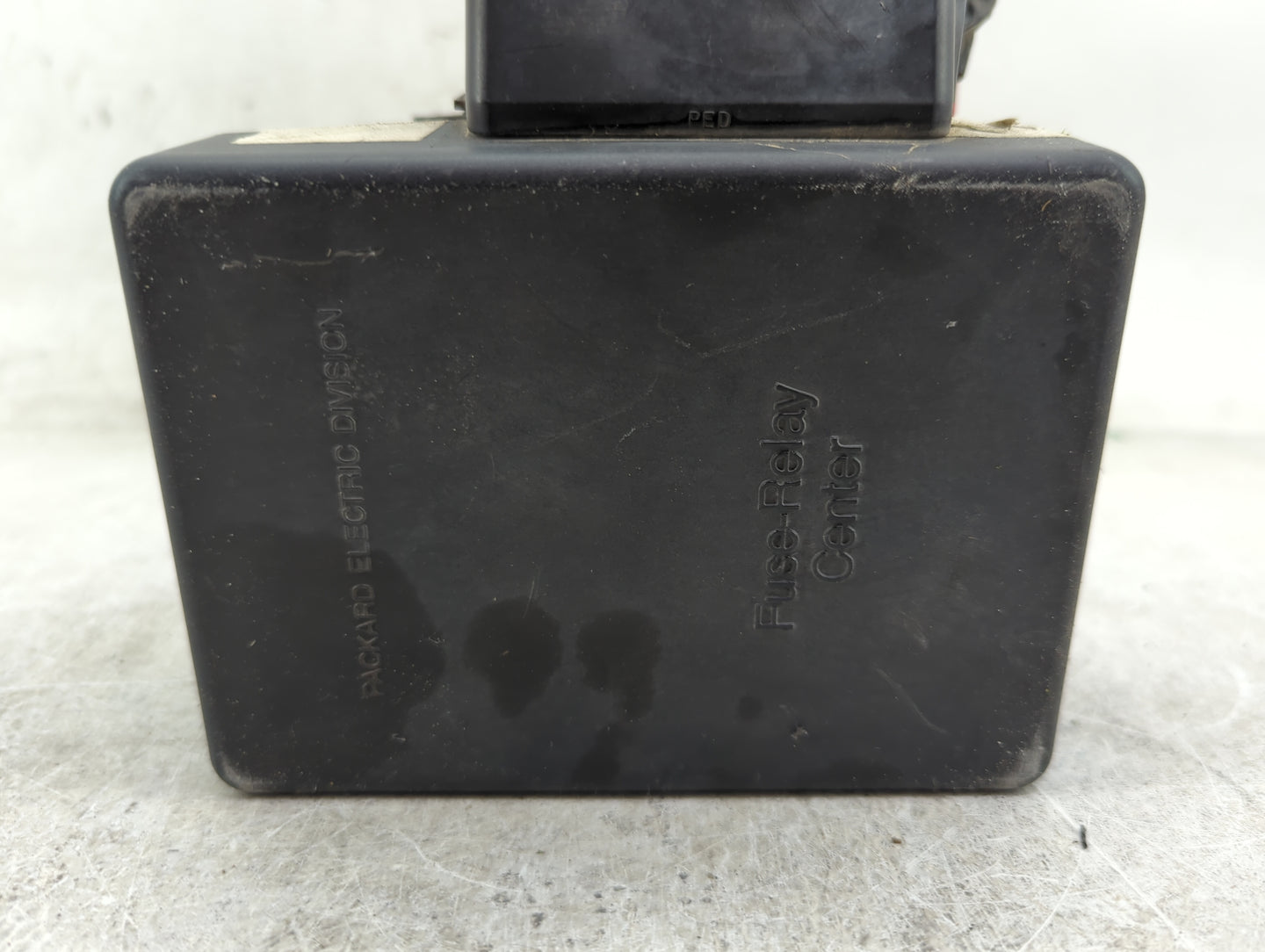 2000 Cadillac Escalade Fusebox Fuse Box Panel Relay Module P/N:12146286 Fits OEM Used Auto Parts - Oemusedautoparts1.com