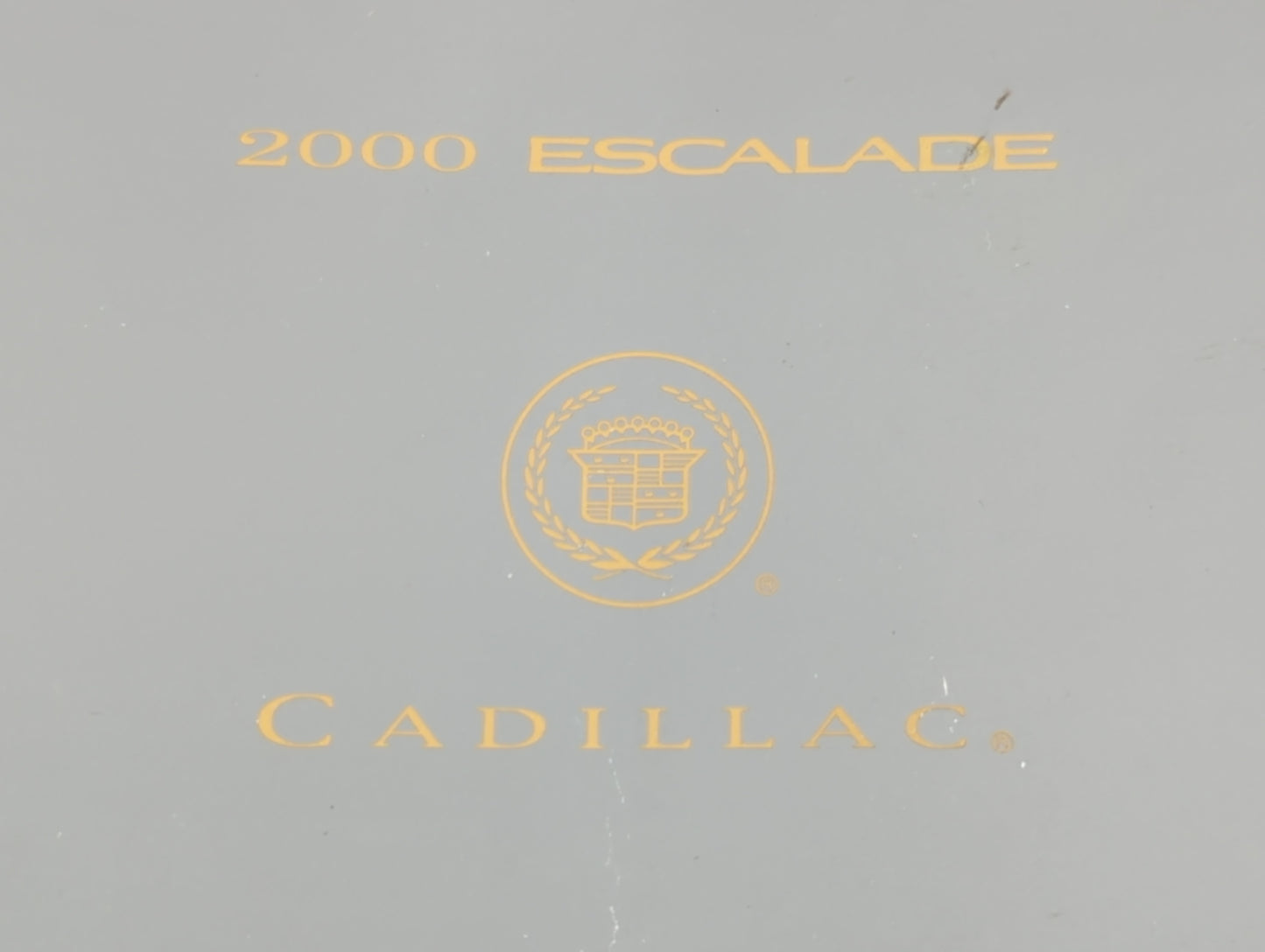 2000 Cadillac Escalade Owners Manual Book Guide P/N:25695354 OEM Used Auto Parts - Oemusedautoparts1.com