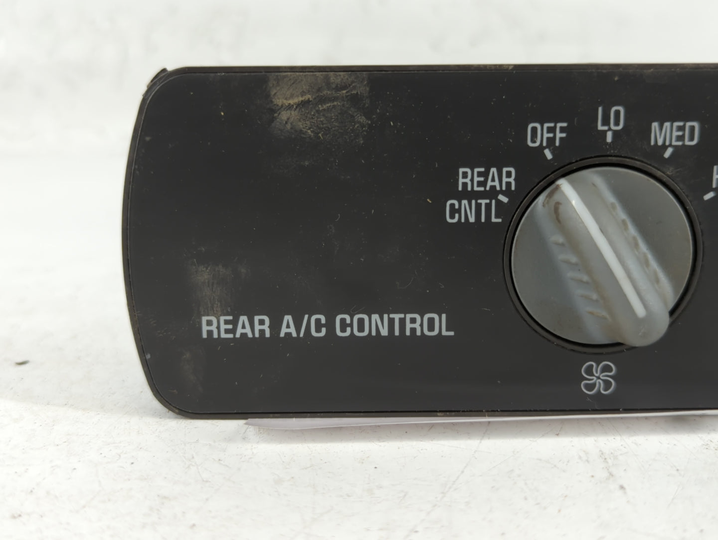 1999-2000 Cadillac Escalade Climate Control Module Temperature AC/Heater Replacement P/N:162093459256 Fits OEM Used Auto Par