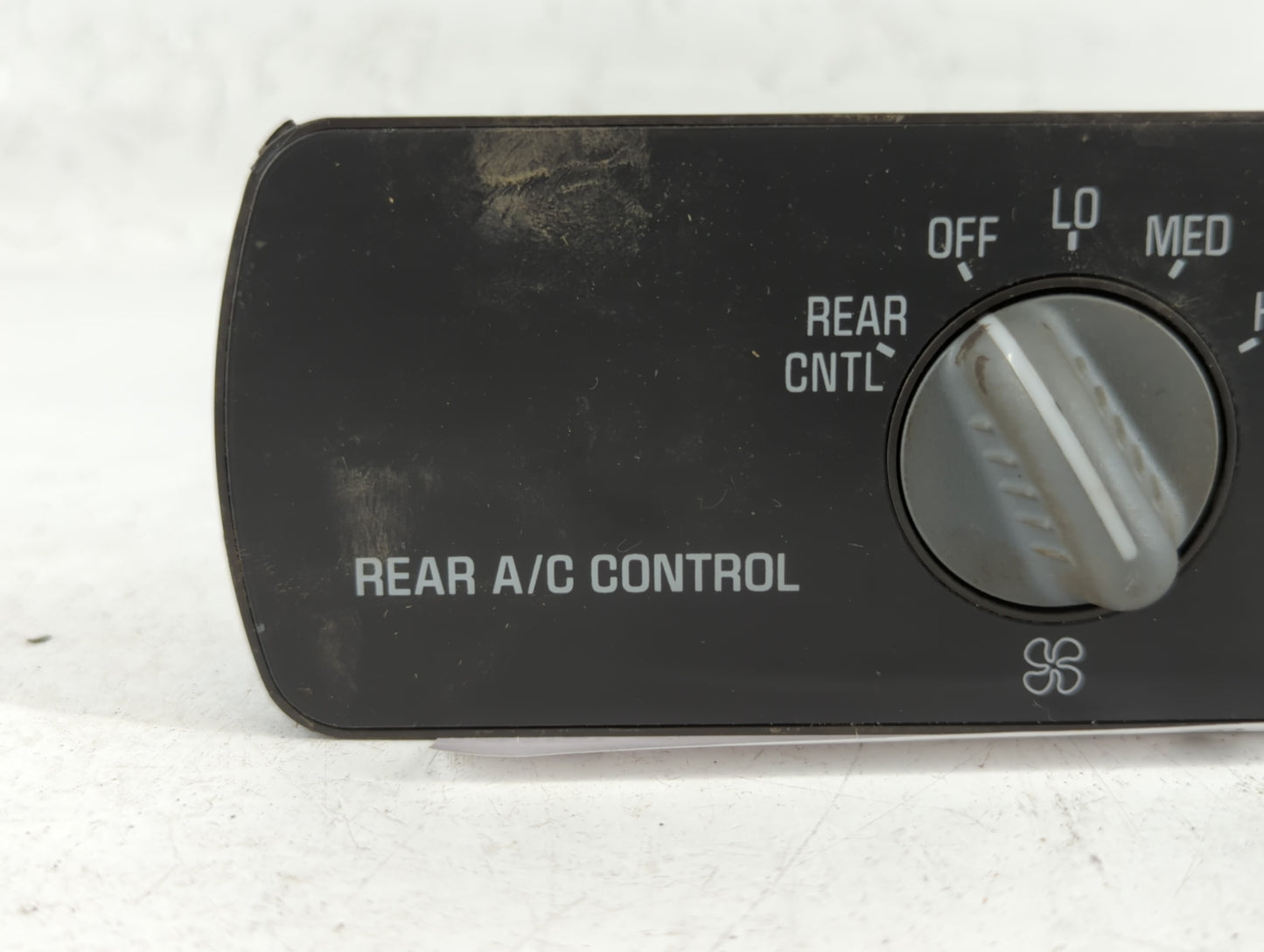 1999-2000 Cadillac Escalade Climate Control Module Temperature AC/Heater Replacement P/N:162093459256 Fits OEM Used Auto Par