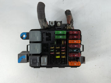 2000 Cadillac Escalade Fusebox Fuse Box Panel Relay Module P/N:12146286 Fits OEM Used Auto Parts - Oemusedautoparts1.com
