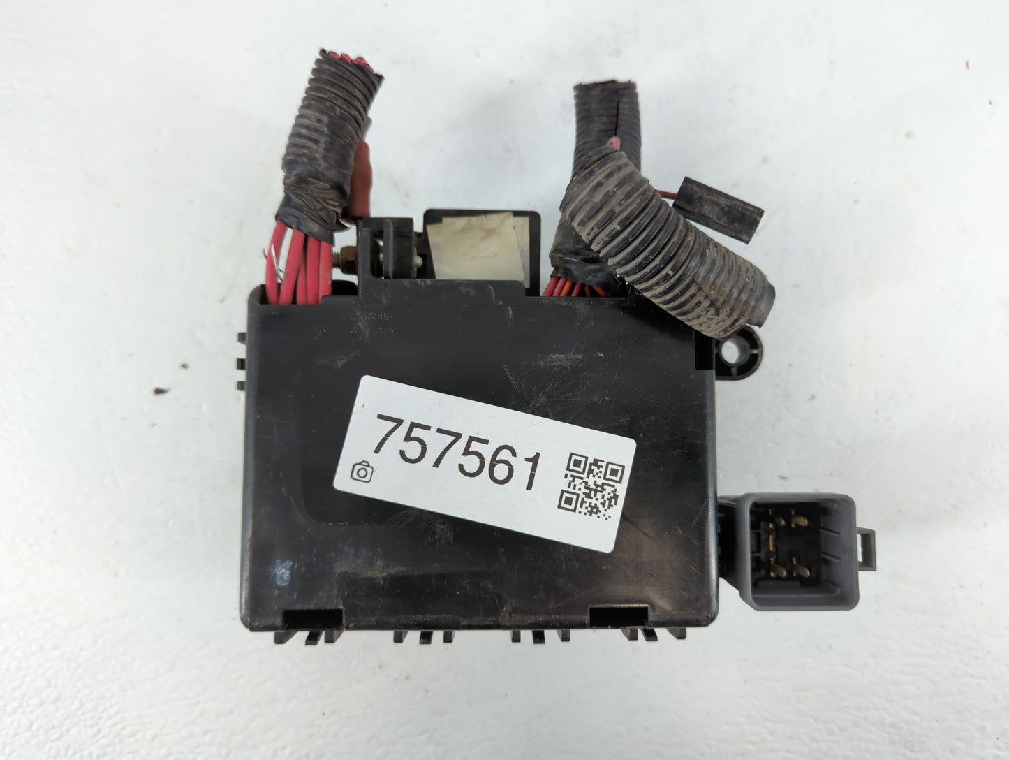 2000 Cadillac Escalade Fusebox Fuse Box Panel Relay Module P/N:12146286 Fits OEM Used Auto Parts - Oemusedautoparts1.com