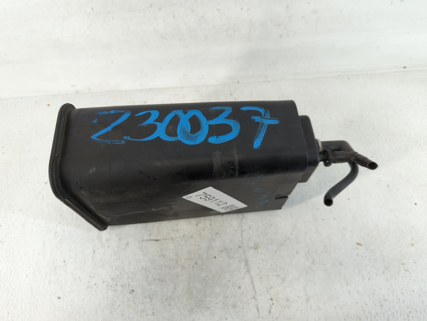 2000 Cadillac Escalade Fuel Vapor Charcoal Canister - Oemusedautoparts1.com