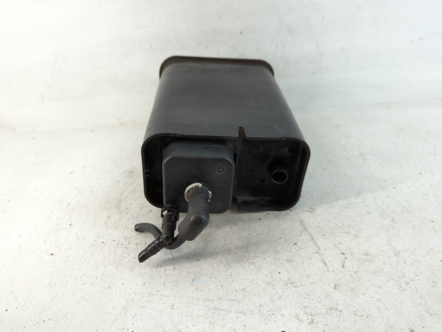 2000 Cadillac Escalade Fuel Vapor Charcoal Canister - Oemusedautoparts1.com