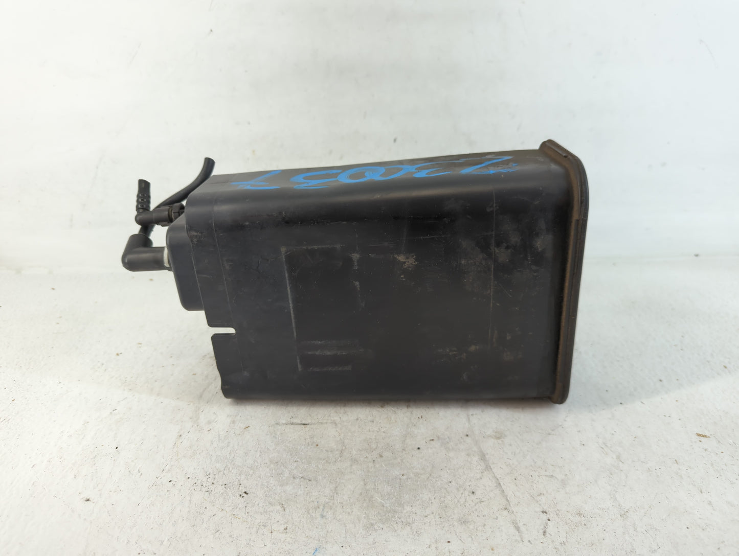 2000 Cadillac Escalade Fuel Vapor Charcoal Canister - Oemusedautoparts1.com