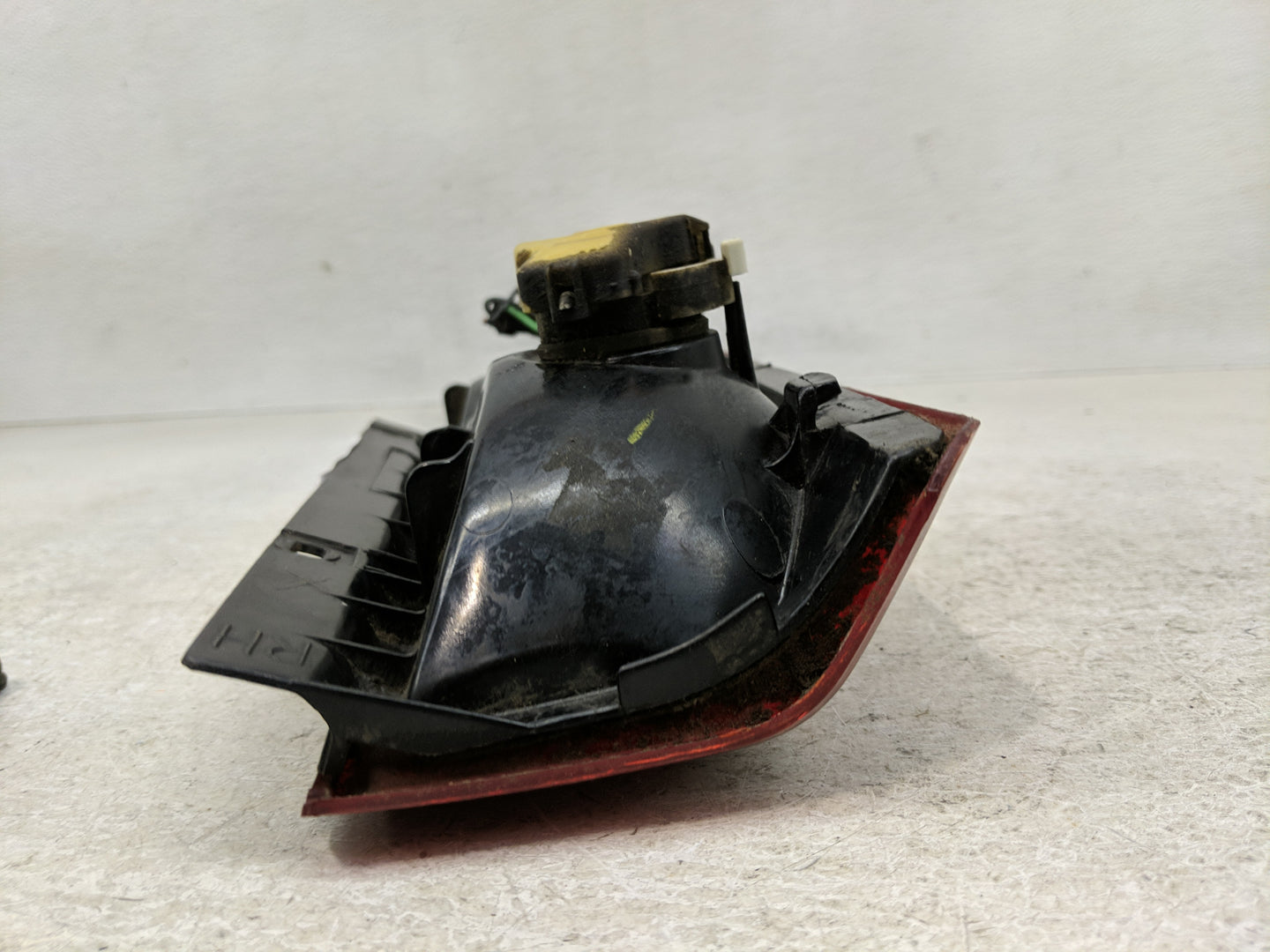 1985-2005 Chevrolet Astro Tail Light Assembly Passenger Right OEM Fits OEM Used Auto Parts - Oemusedautoparts1.com