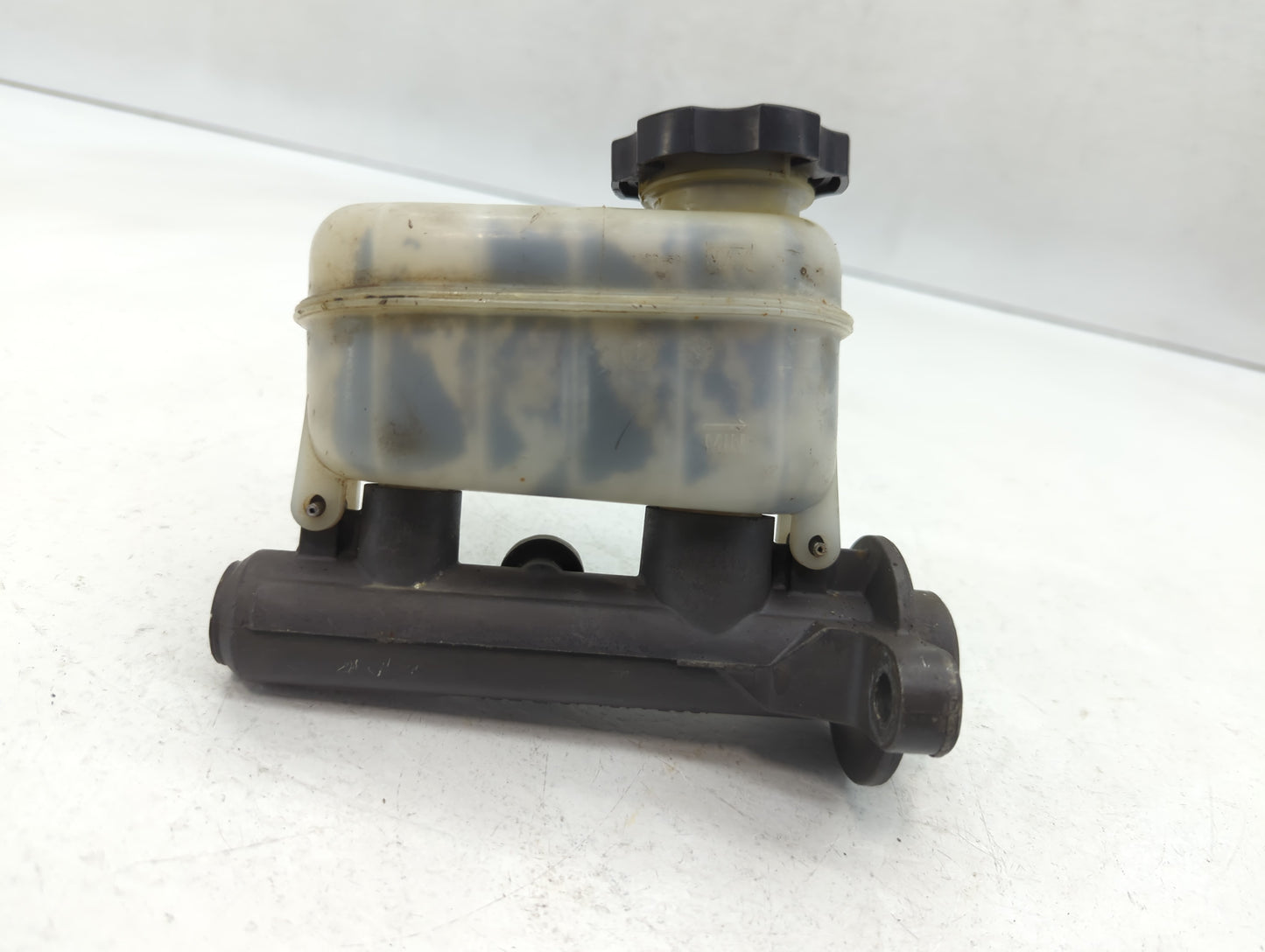 2000 Chevrolet Blazer Brake Master Cylinder - Oemusedautoparts1.com