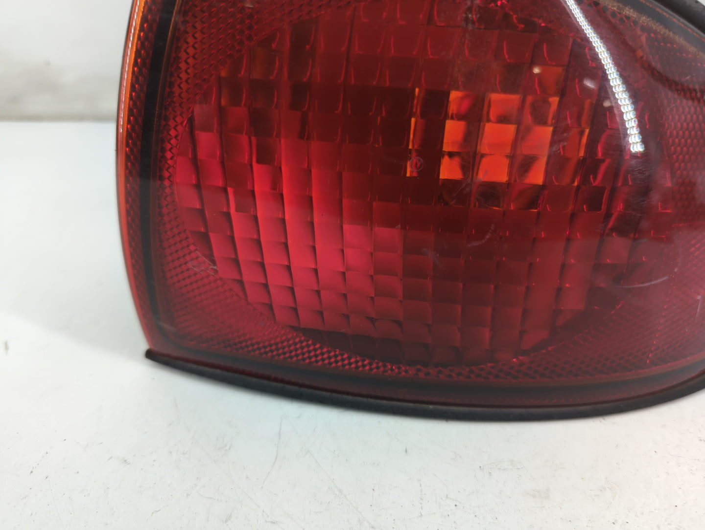 2000-2002 Chevrolet Cavalier Tail Light Assembly Passenger Right OEM P/N:16519320 Fits Fits 2000 2001 2002 OEM Used Auto Par
