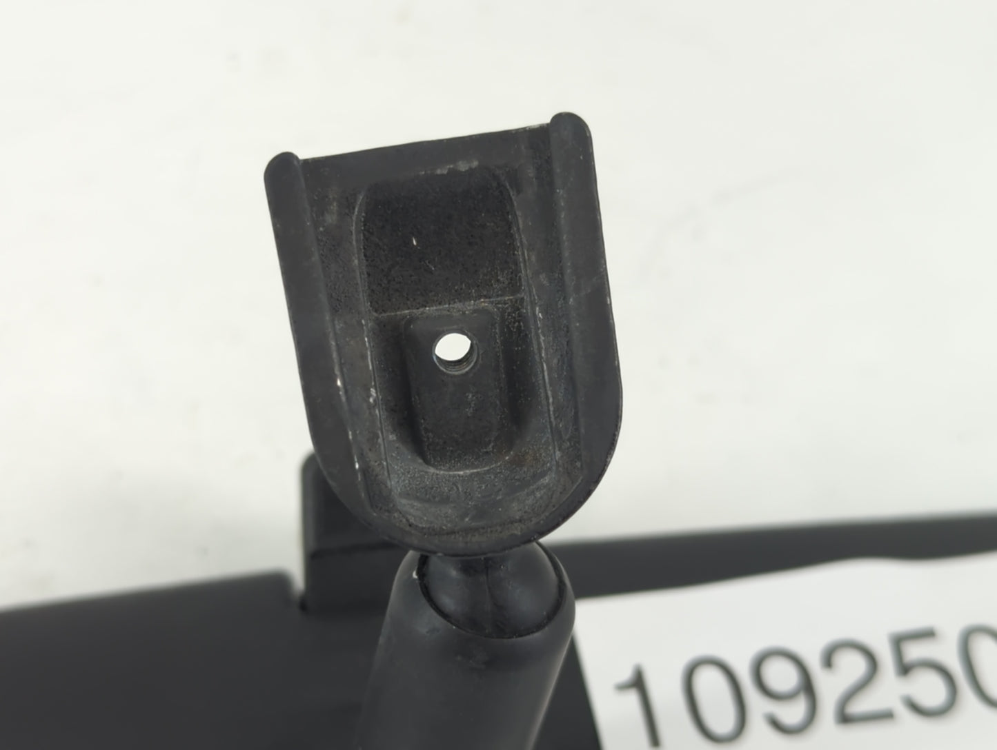 2000-2005 Chevrolet Cavalier Interior Rear View Mirror Replacement OEM P/N:E8011082 Fits OEM Used Auto Parts - Oemusedautopa
