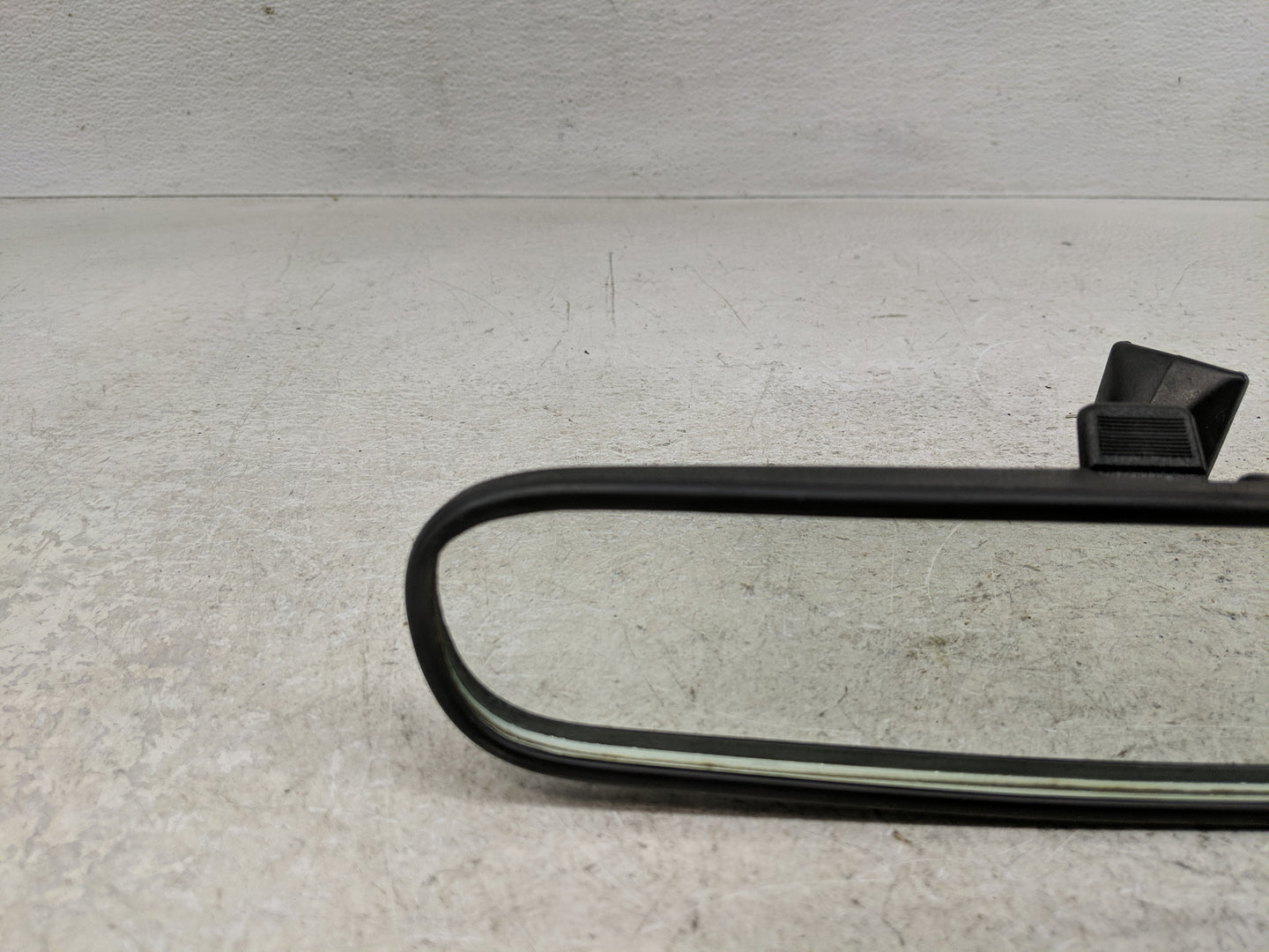 2000-2005 Chevrolet Cavalier Interior Rear View Mirror Replacement OEM P/N:E8011082 Fits OEM Used Auto Parts - Oemusedautopa