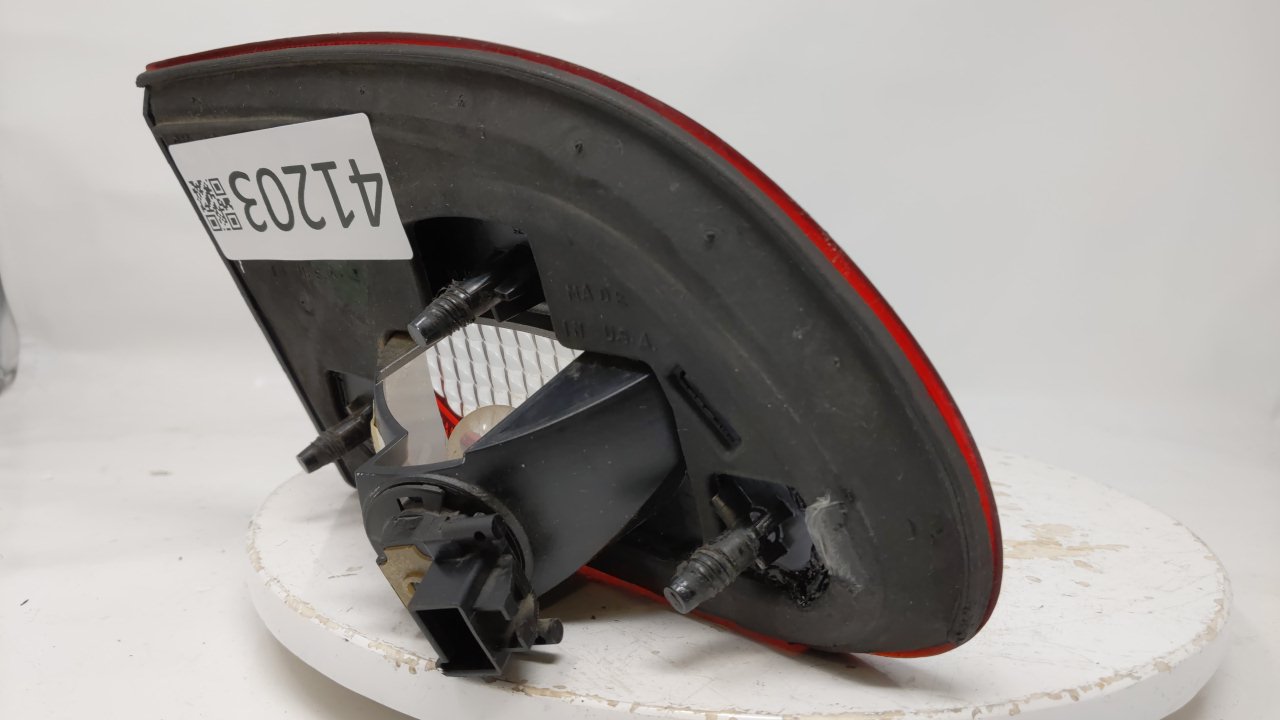 2000-2002 Chevrolet Cavalier Tail Light Assembly Passenger Right OEM Fits Fits 2000 2001 2002 OEM Used Auto Parts - Oemuseda