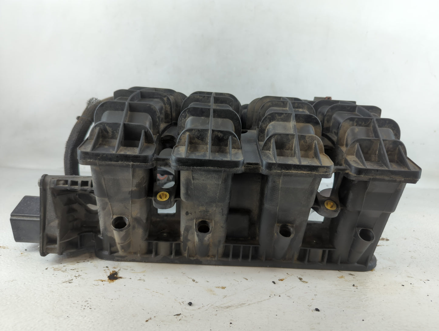 1999-2000 Chevrolet Cavalier Air Intake Manifold Fits Fits 1999 2000 OEM Used Auto Parts - Oemusedautoparts1.com