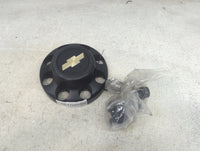 2000 Chevrolet Ct2500 Center Cap Oem Black - Oemusedautoparts1.com