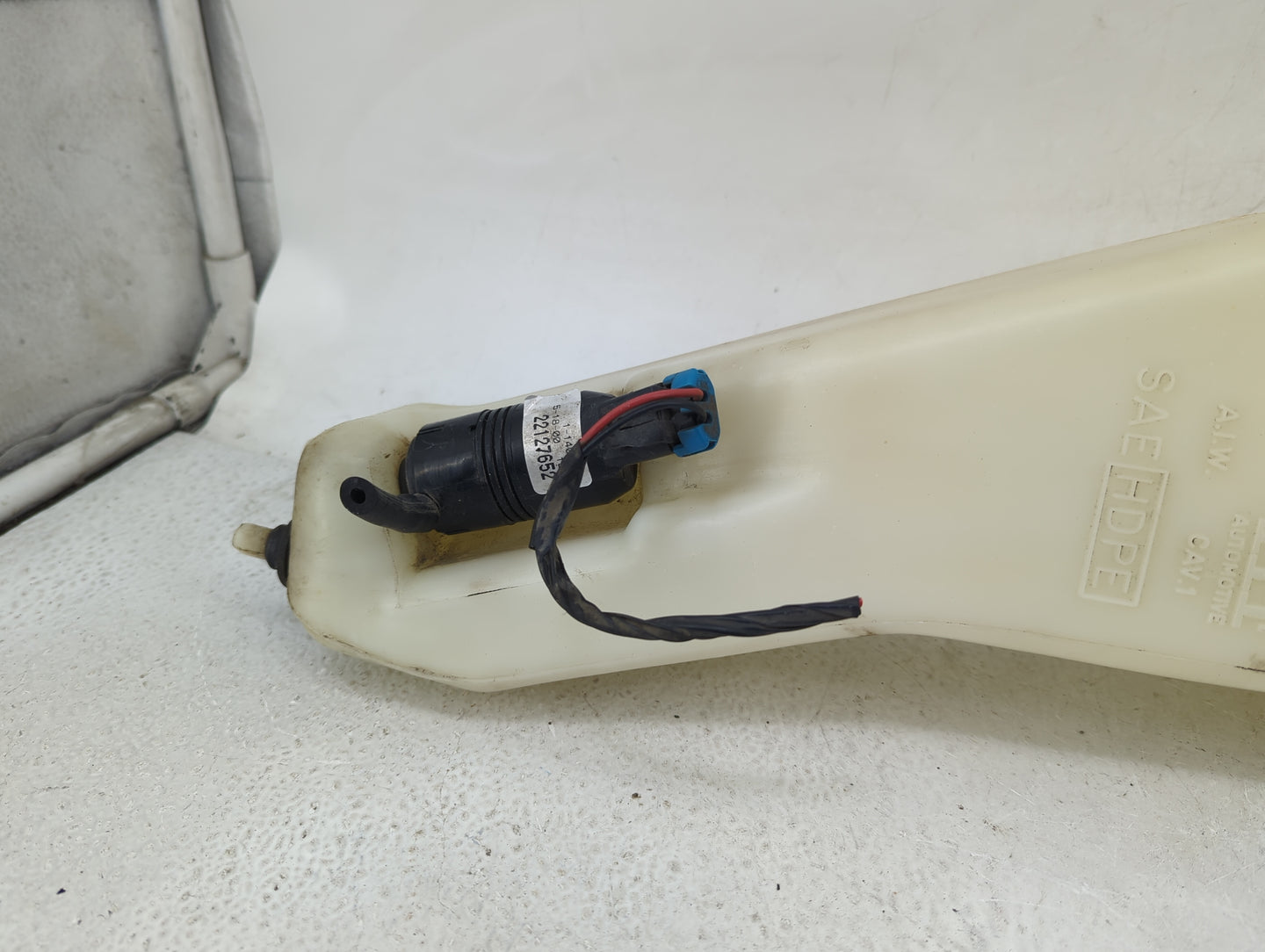 1997 Chevrolet Express 1500 Windshield Washer Fluid Reservoir Bottle - Oemusedautoparts1.com