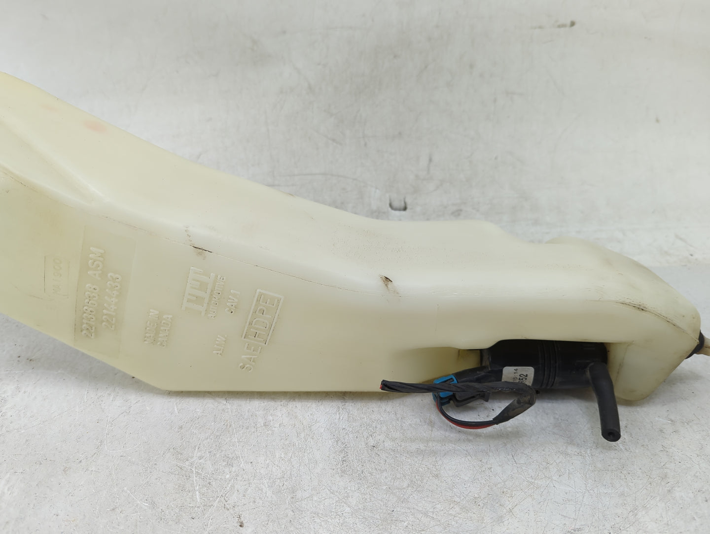 1997 Chevrolet Express 1500 Windshield Washer Fluid Reservoir Bottle - Oemusedautoparts1.com