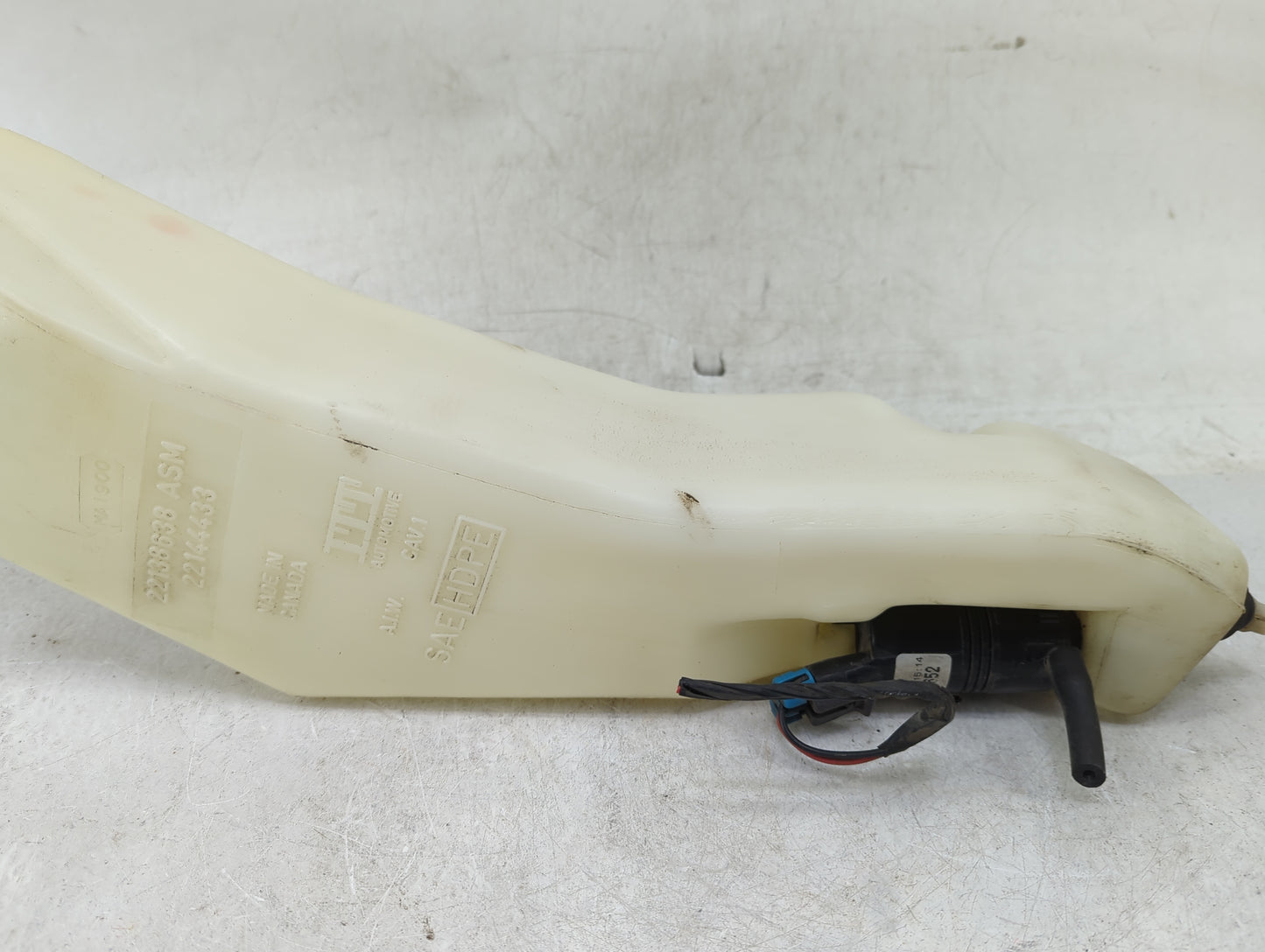 1997 Chevrolet Express 1500 Windshield Washer Fluid Reservoir Bottle - Oemusedautoparts1.com