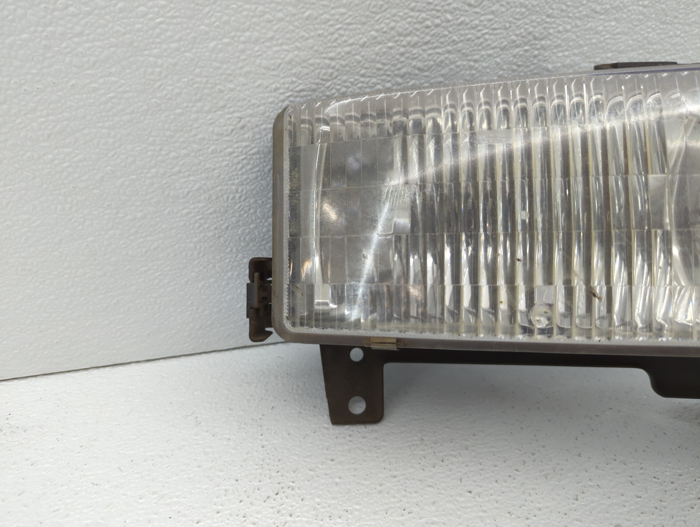 1996 Chevrolet Express 3500 Passenger Right Oem Head Light Headlight Lamp - Oemusedautoparts1.com