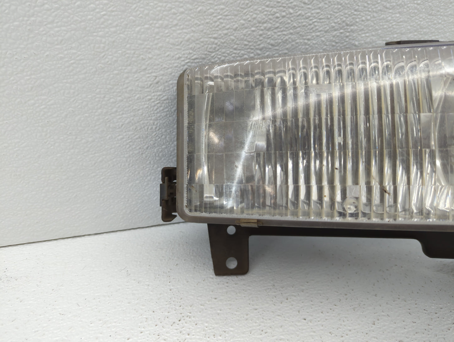 1996 Chevrolet Express 3500 Passenger Right Oem Head Light Headlight Lamp - Oemusedautoparts1.com