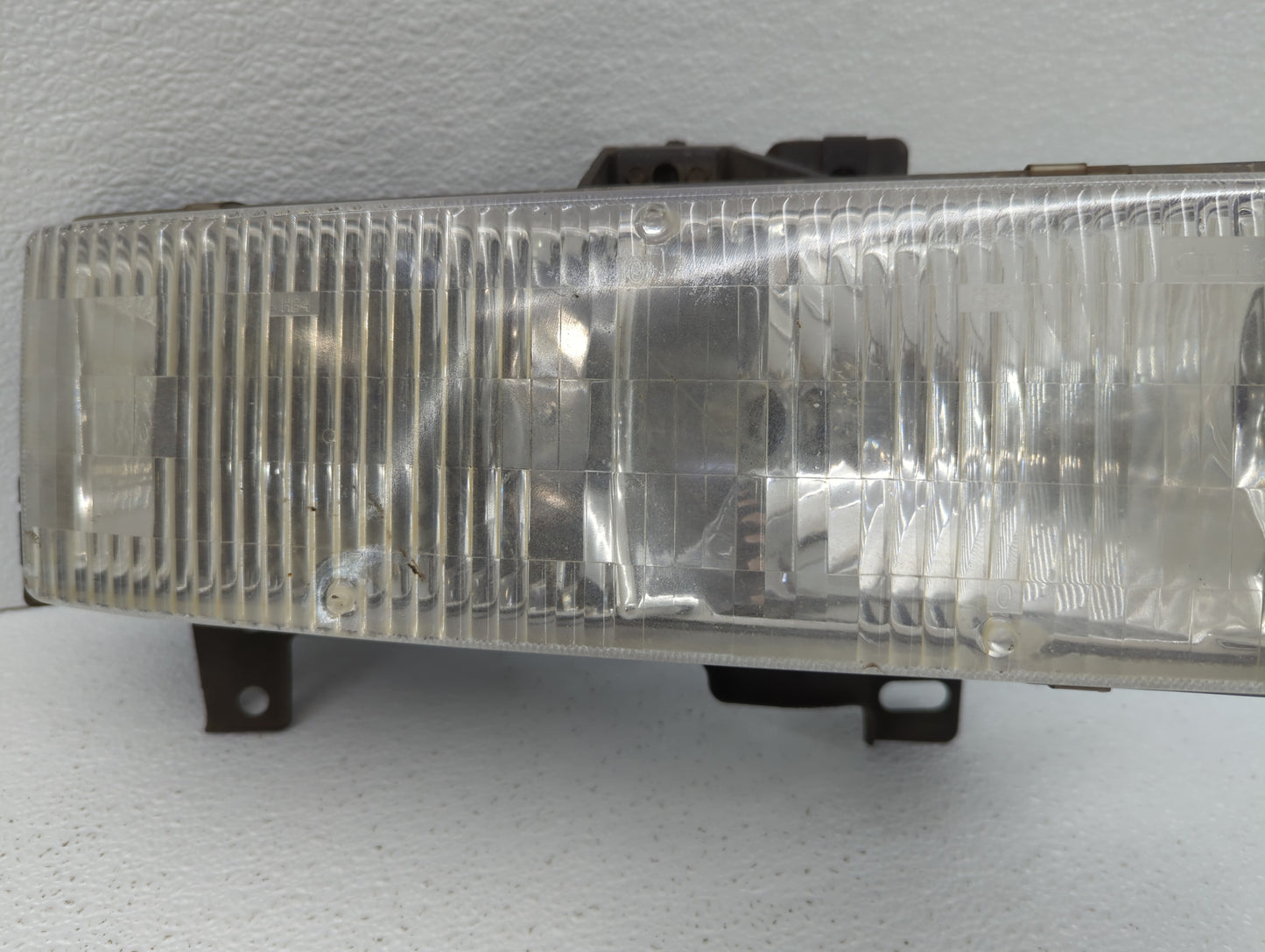 1996 Chevrolet Express 3500 Passenger Right Oem Head Light Headlight Lamp - Oemusedautoparts1.com