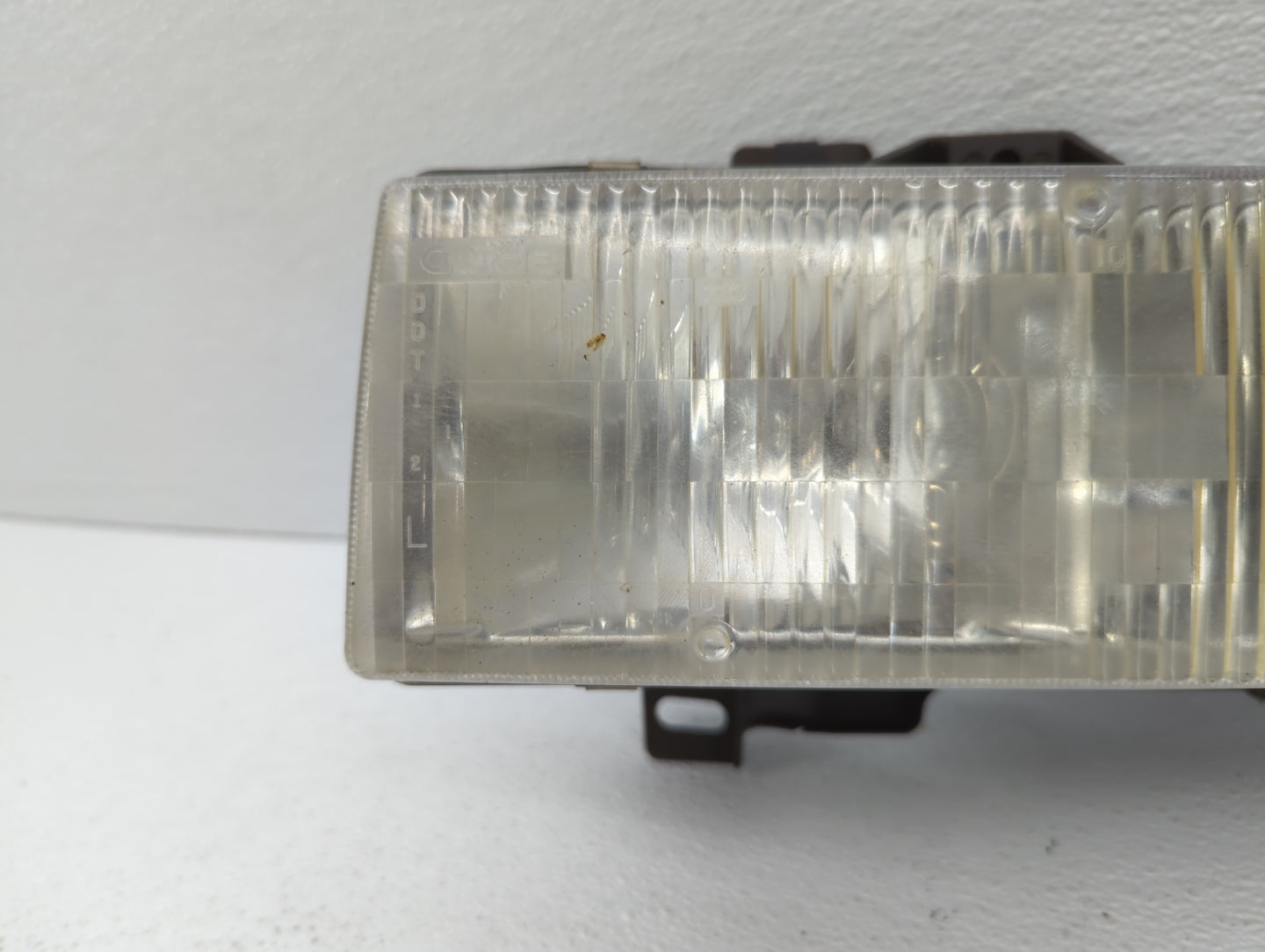 1996 Chevrolet Express 3500 Driver Left Oem Head Light Headlight Lamp - Oemusedautoparts1.com