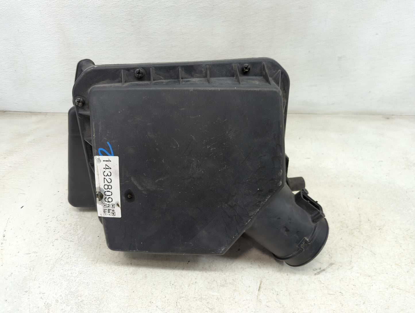 2000-2005 Chevrolet Impala Air Cleaner Intake-duct Hose Tube 1432809 - Oemusedautoparts1.com