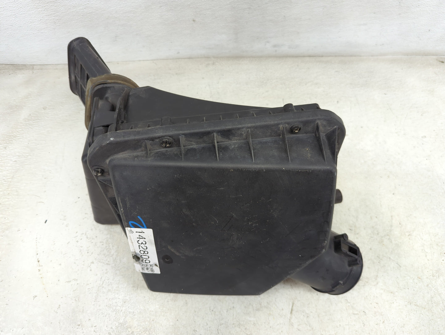2000-2005 Chevrolet Impala Air Cleaner Intake-duct Hose Tube 1432809 - Oemusedautoparts1.com