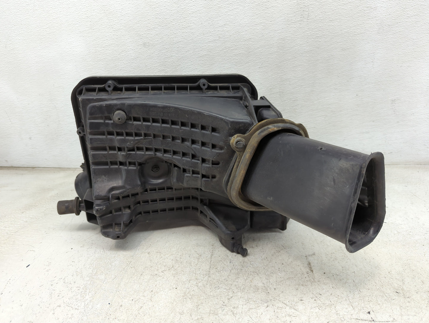 2000-2005 Chevrolet Impala Air Cleaner Intake-duct Hose Tube 1432809 - Oemusedautoparts1.com