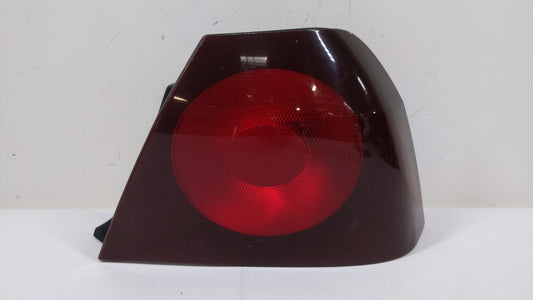 2000-2004 Chevrolet Impala Tail Light Assembly Passenger Right OEM P/N:16525261 16525262 Fits Fits 2000 2001 2002 2003 2004 