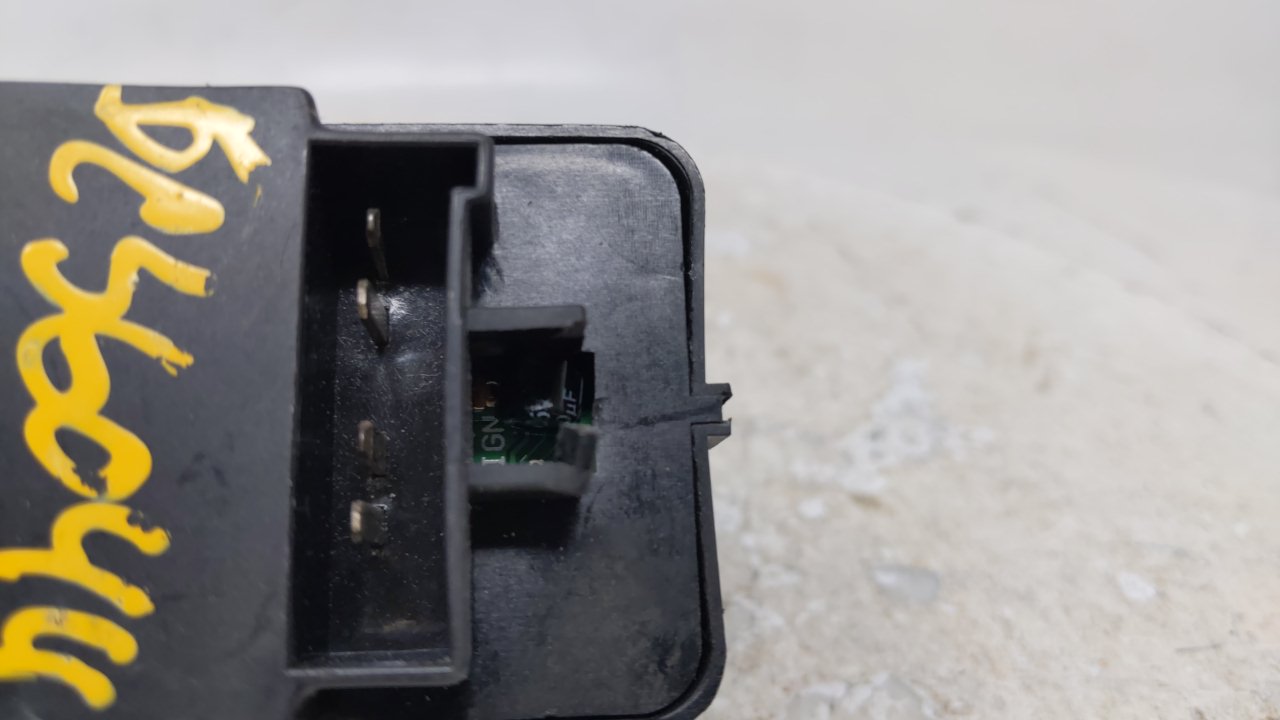 2000 Chevrolet Impala Master Power Window Switch Replacement Driver Side Left P/N:901-001 016 Fits OEM Used Auto Parts - Oem