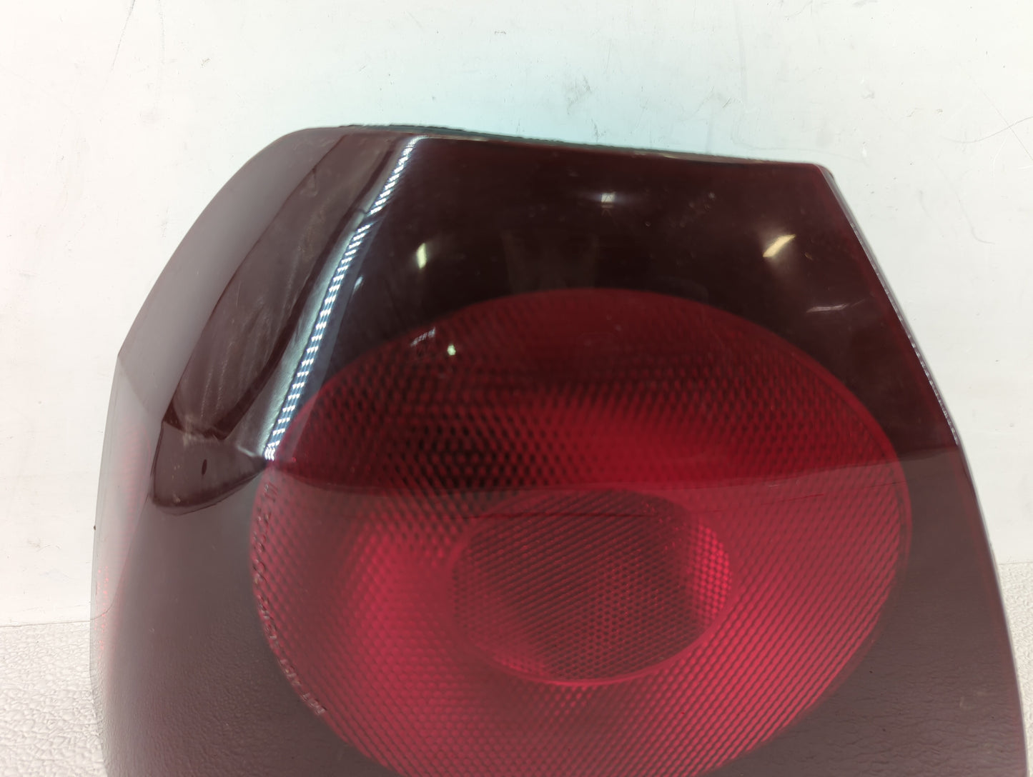 2000-2004 Chevrolet Impala Tail Light Assembly Driver Left OEM P/N:16525261 Fits Fits 2000 2001 2002 2003 2004 OEM Used Auto