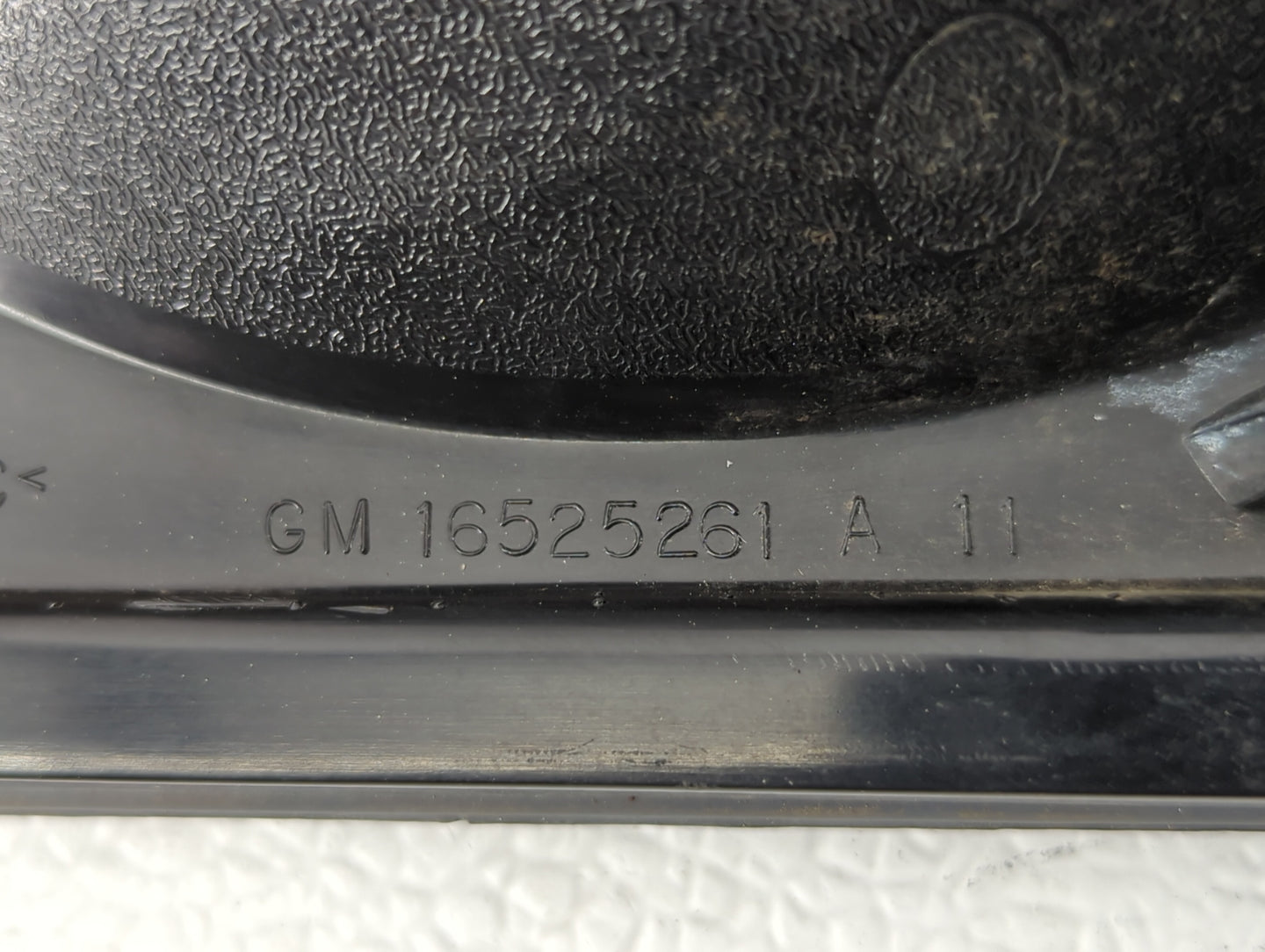 2000-2004 Chevrolet Impala Tail Light Assembly Driver Left OEM P/N:16525261 Fits Fits 2000 2001 2002 2003 2004 OEM Used Auto