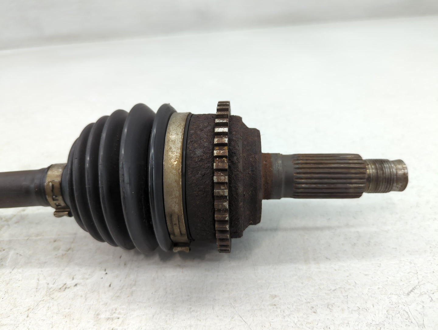 2000 Chevrolet Impala Axle Shaft Front Driver Cv C/v - Oemusedautoparts1.com