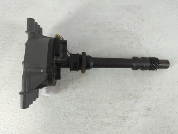 2000 Chevrolet K3500 Engine Ignition Distributor OEM Fits Fits 1996 1997 1998 1999 2001 2002 OEM Used Auto Parts - Oemusedau