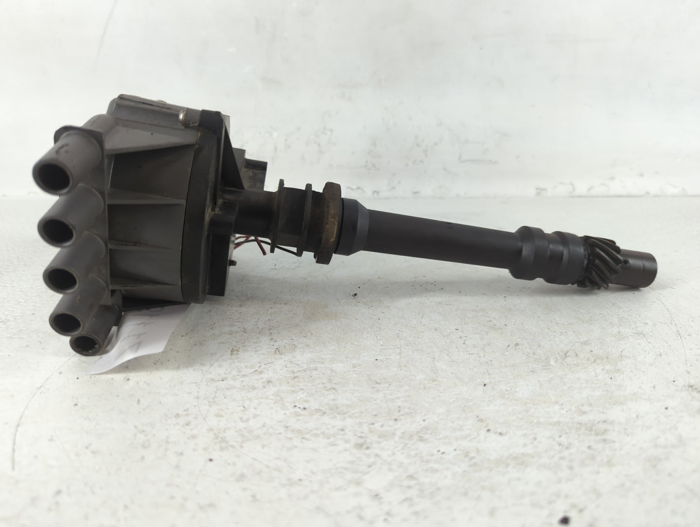 2000 Chevrolet K3500 Engine Ignition Distributor OEM Fits Fits 1996 1997 1998 1999 2001 2002 OEM Used Auto Parts - Oemusedau